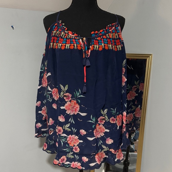 Johnny Was Bohemian Flowy Navy Floral Cold Shoulder Blouse Tropical Rayon Beachy - Picture 3 of 8
